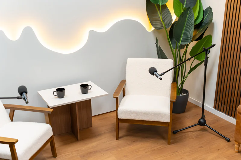 Estudio con 4 fondos temáticos Sevilla - Pared ladrillo, minimalista, madera y fondo oscuro